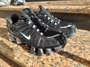 Nike Shox.