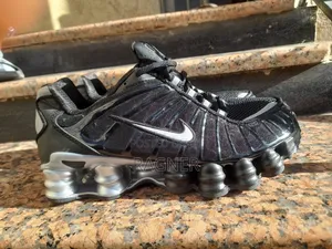 Nike Shox.