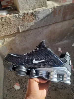 Nike Shox.