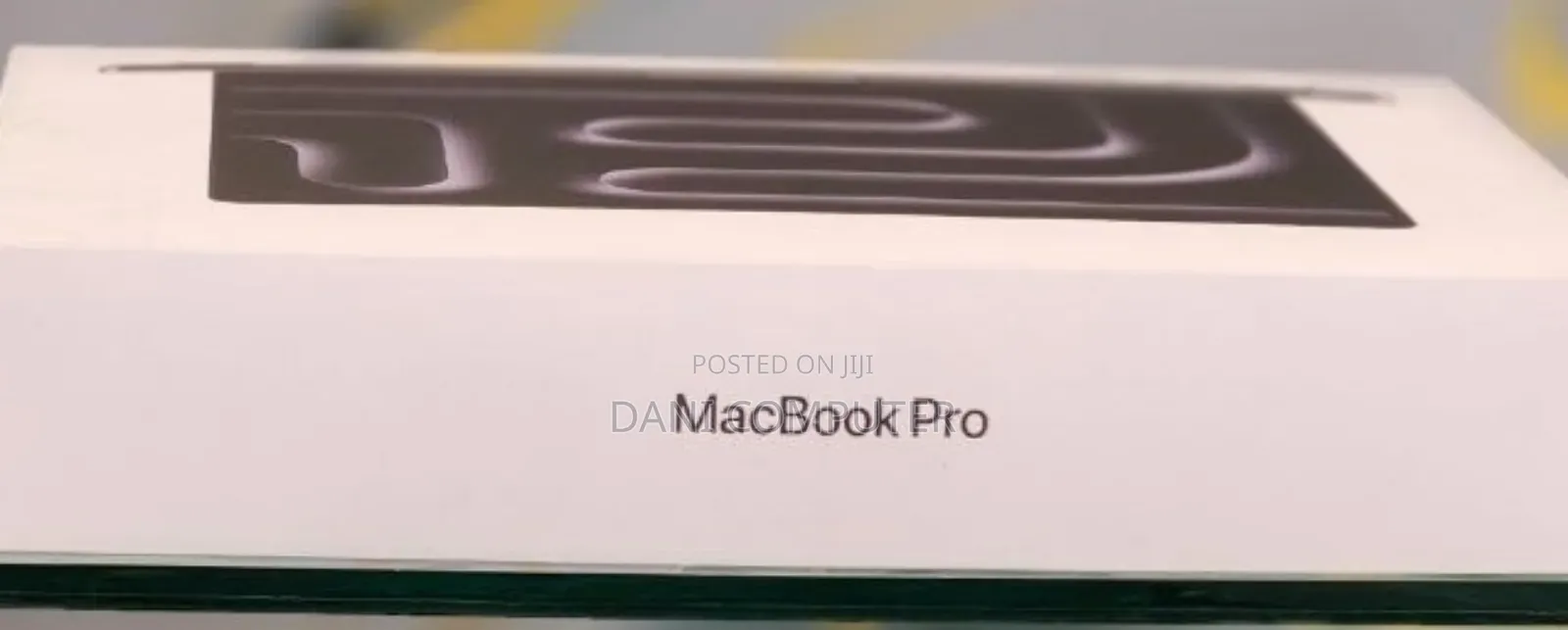 New Laptop Apple MacBook Pro 2025 M5 14-inch 24GB Apple M5 SSD 512GB