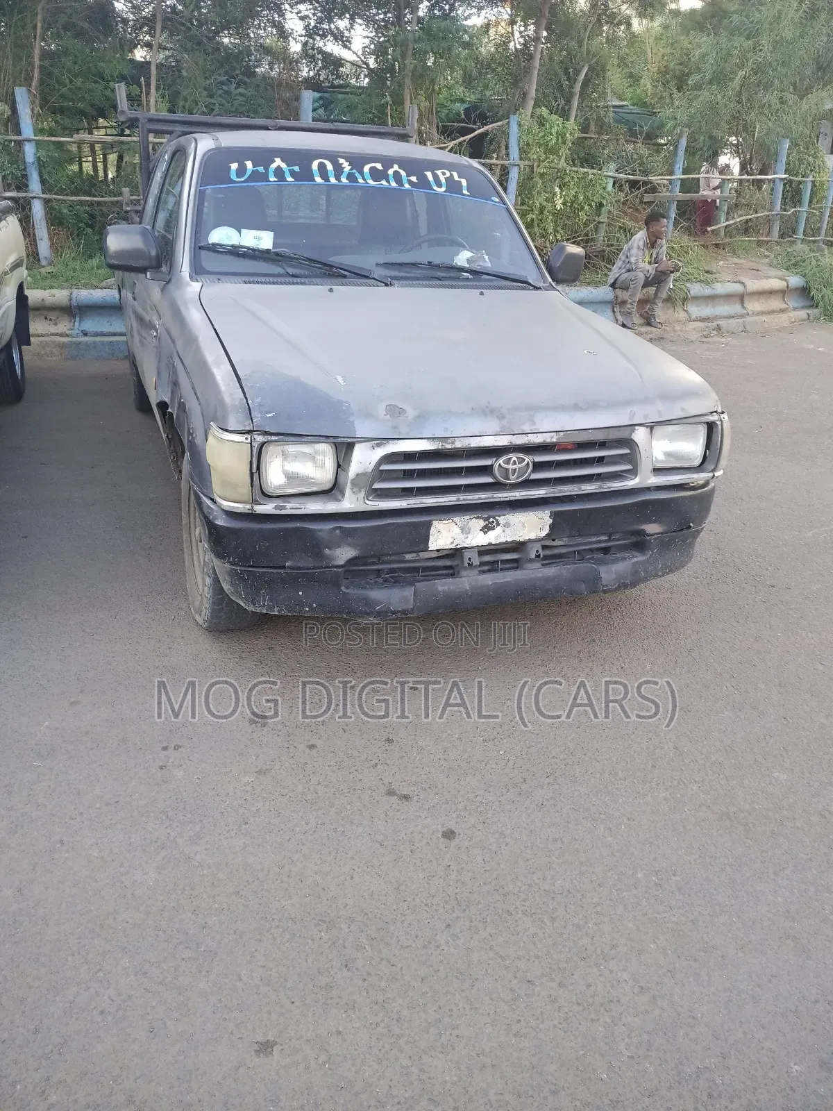 Toyota Hilux 2000 Gray