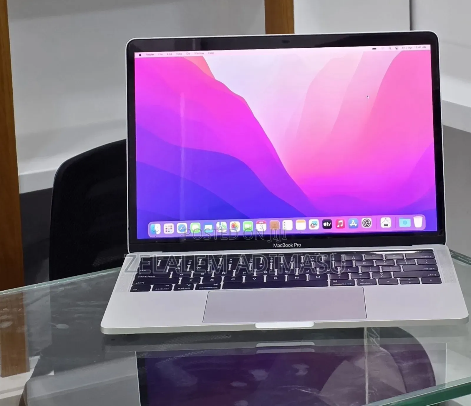 New Laptop Apple MacBook Pro 2019 8GB Intel Core i5 SSD 128GB