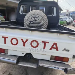 Toyota Land Cruiser 2018 White