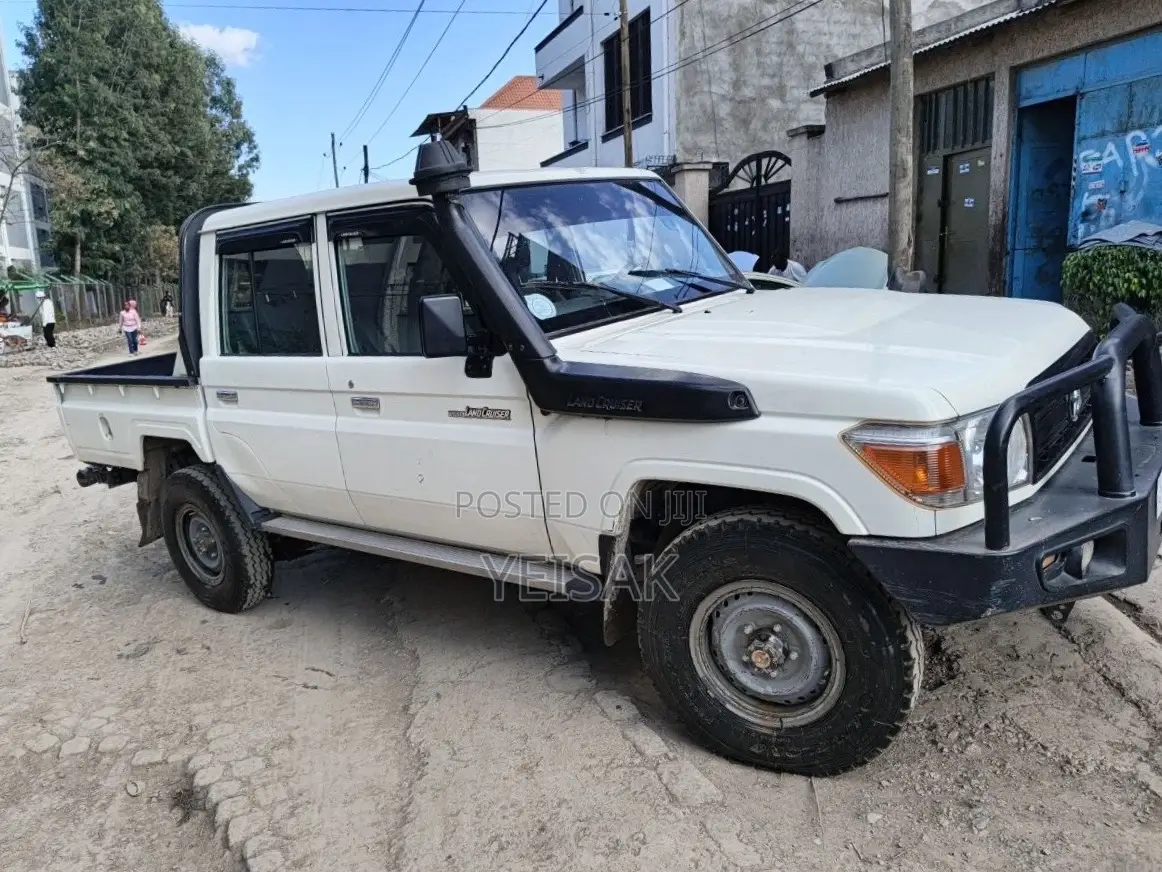 Toyota Land Cruiser 2018 White