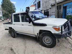 Toyota Land Cruiser 2018 White