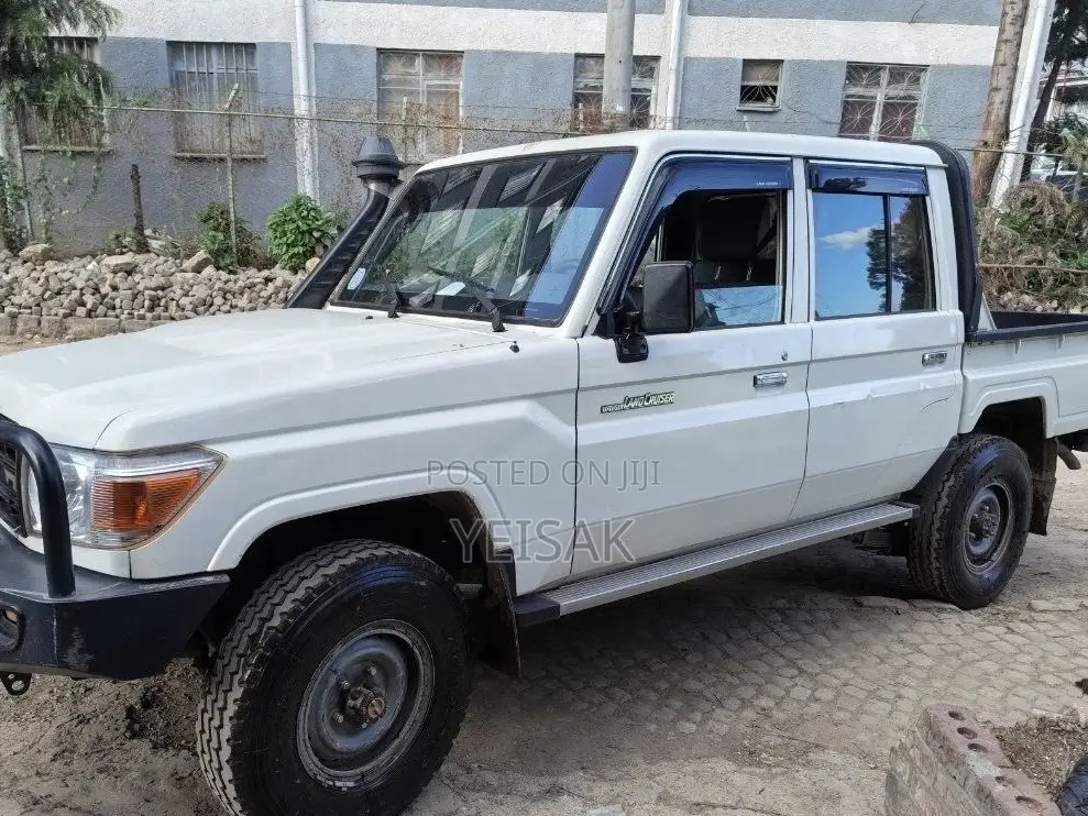 Toyota Land Cruiser 2018 White