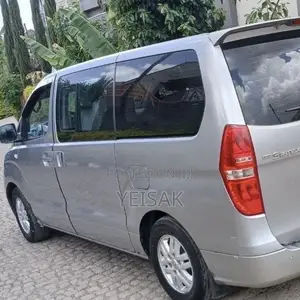 Hyundai Starex 2017 Silver