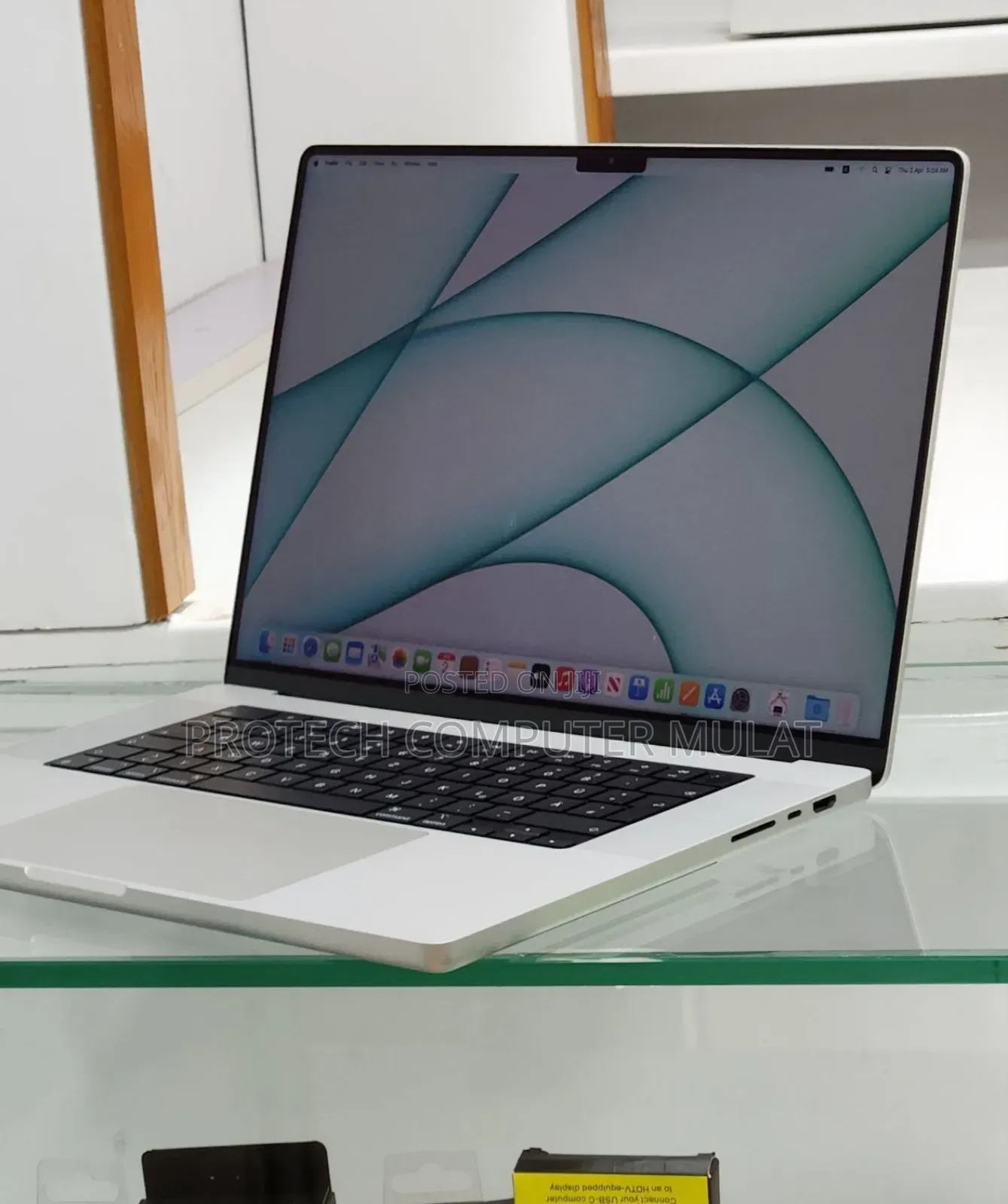 New Laptop Apple MacBook Pro M1 16GB Apple M1 Pro SSD 512GB