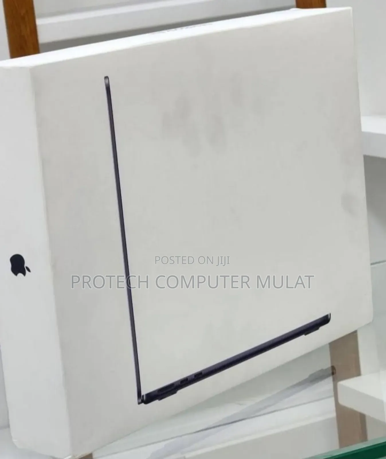 New Laptop Apple MacBook Air 2025 M4 13-inch 16GB Apple M4 SSD 256GB