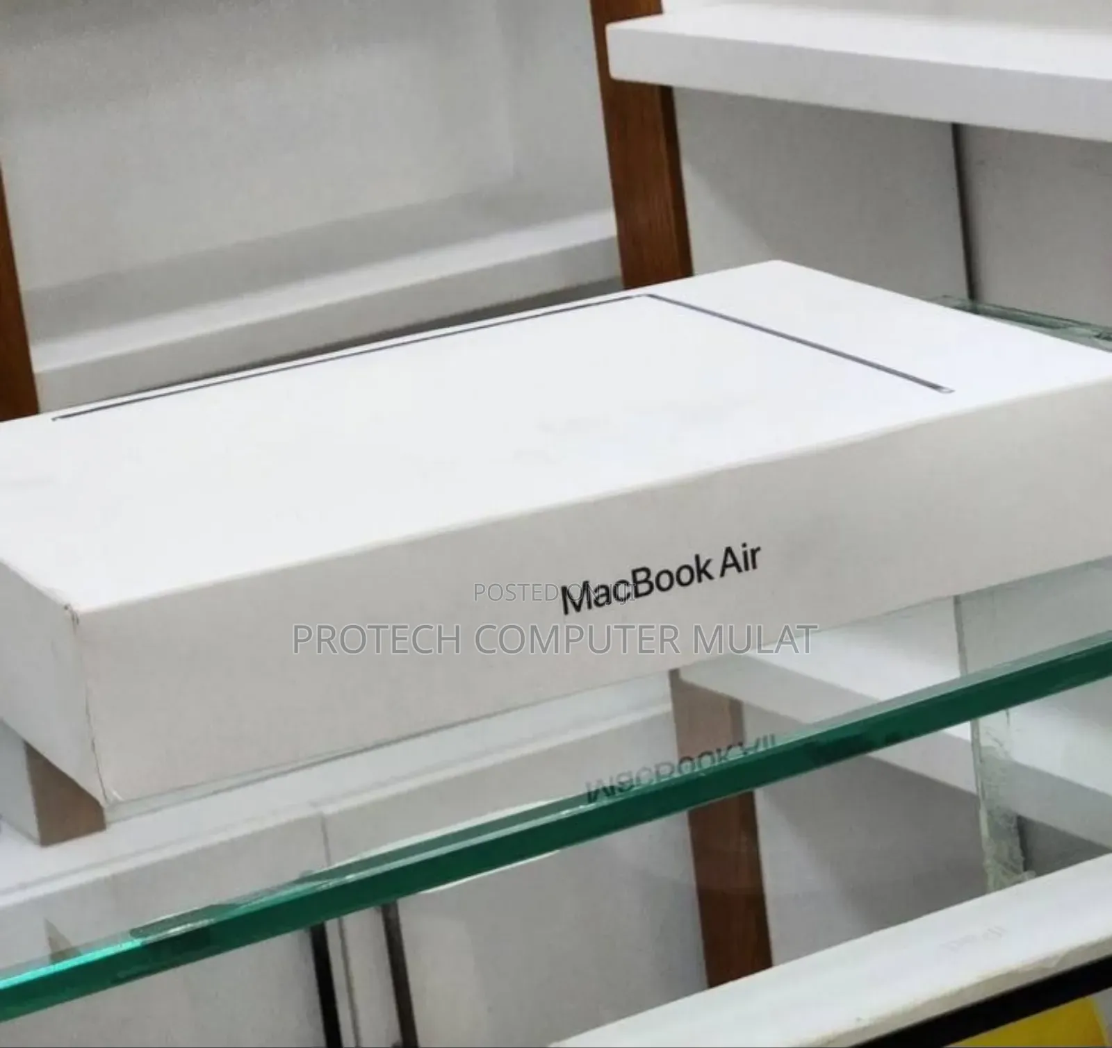 New Laptop Apple MacBook Air 2025 M4 13-inch 16GB Apple M4 SSD 256GB