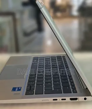 New Laptop HP EliteBook 830 G8 16GB Intel Core i5 SSD 512GB