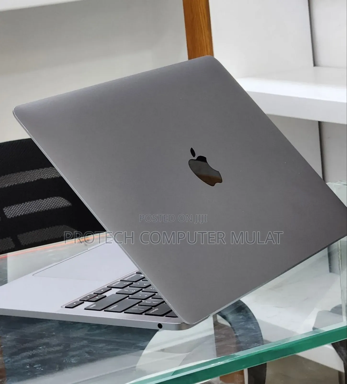 New Laptop Apple MacBook Pro 2022 M2 8GB Apple M2 SSD 256GB