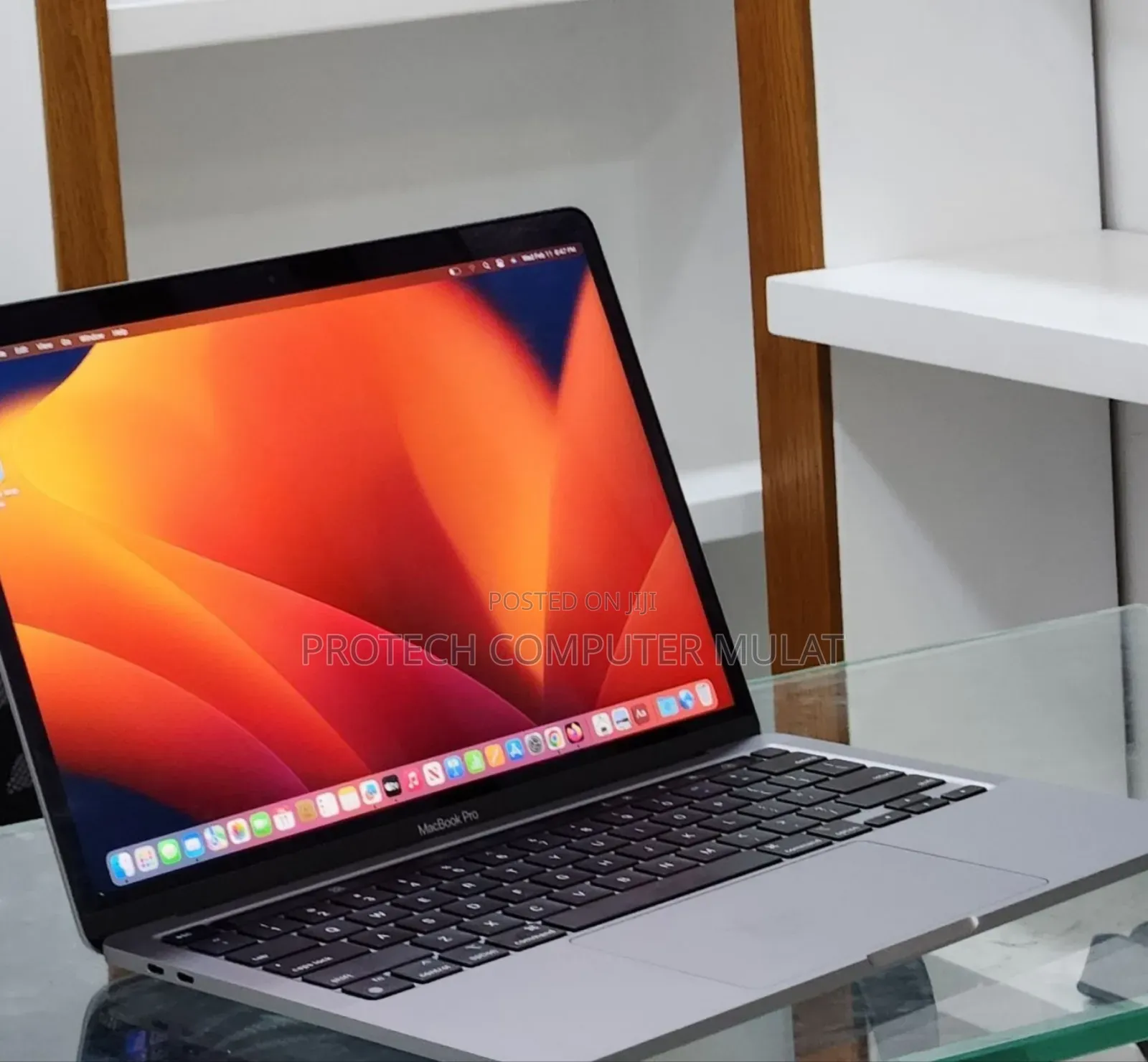 New Laptop Apple MacBook Pro 2022 M2 8GB Apple M2 SSD 256GB