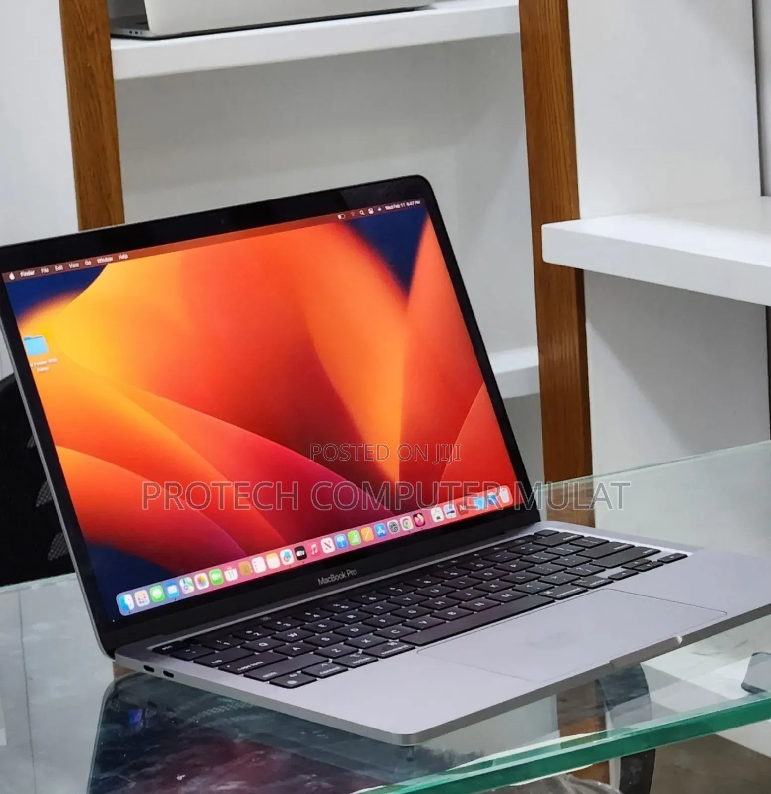 New Laptop Apple MacBook Pro 2022 M2 8GB Apple M2 SSD 256GB