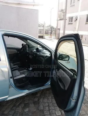 Toyota Vitz 1.0 FWD 3dr 2004 Blue