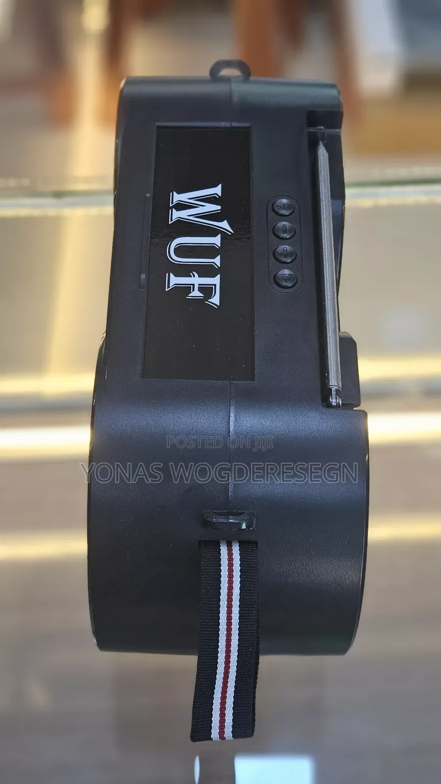 Wuf Portable Speaker With Fm Roadio