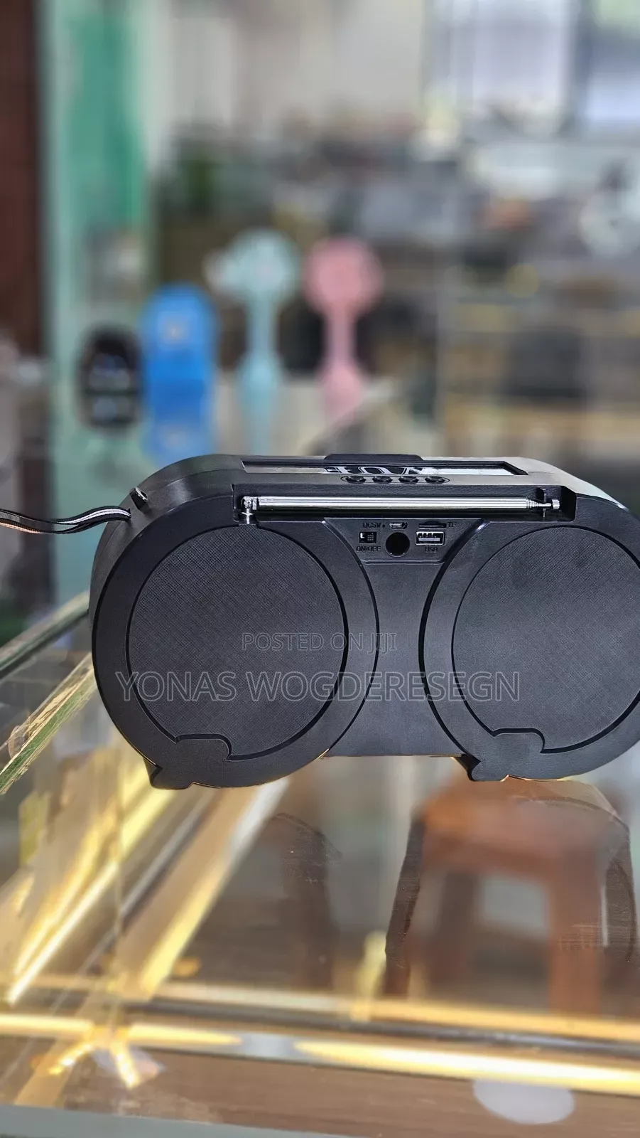 Wuf Portable Speaker With Fm Roadio
