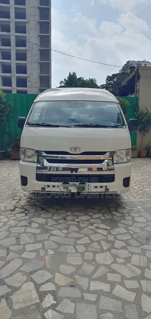 Toyota Grand HiAce 2018 White