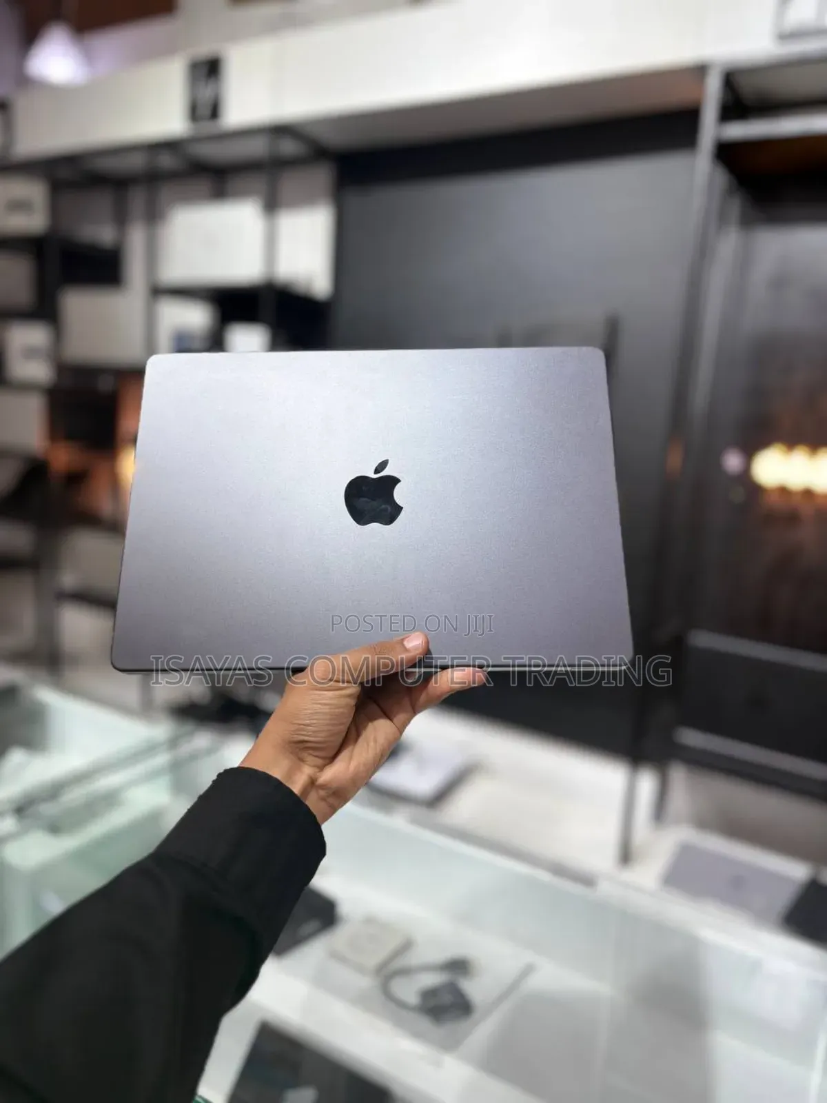 New Laptop Apple MacBook Pro 2025 M5 14-inch 16GB Apple M5 SSD 512GB