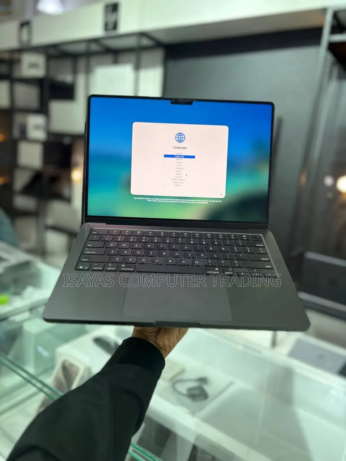 New Laptop Apple MacBook Pro 2025 M5 14-inch 16GB Apple M5 SSD 512GB