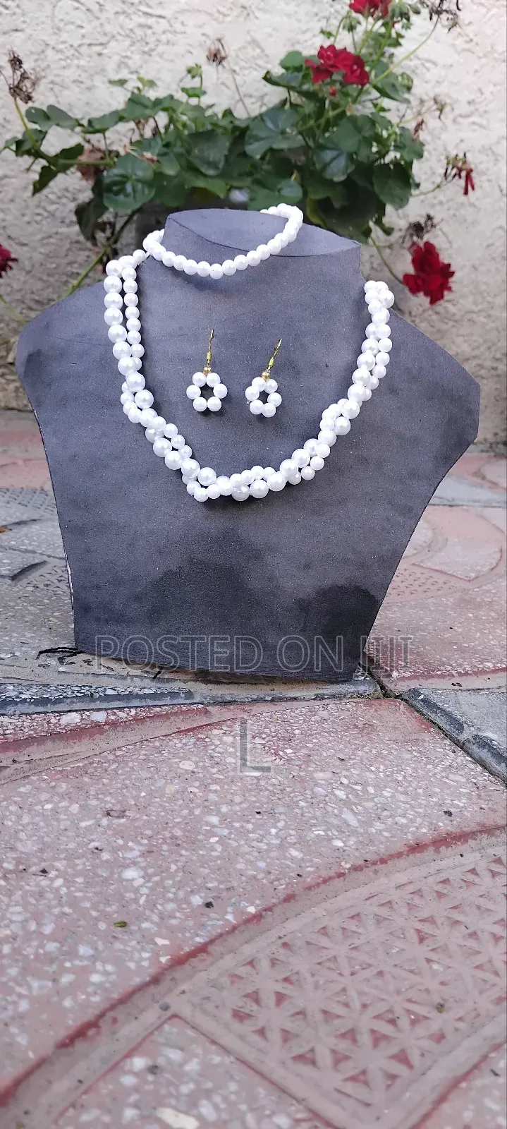 White Jewelry Set