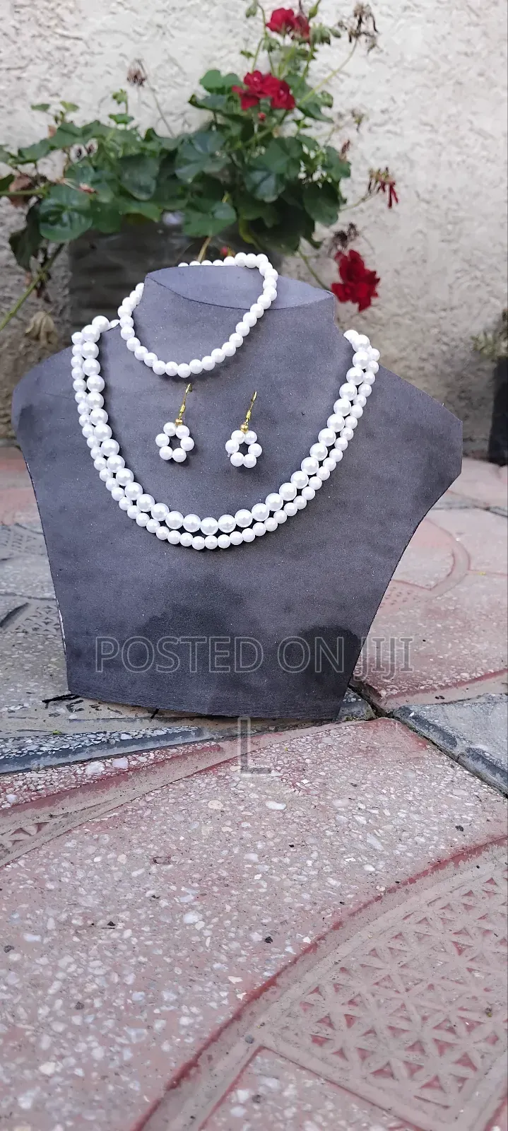 White Jewelry Set