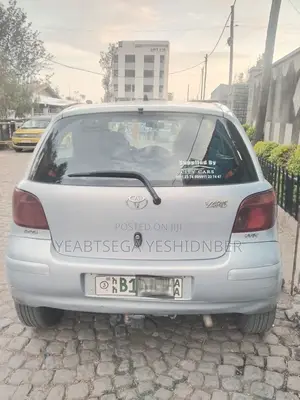 Toyota Vitz 2004 Blue