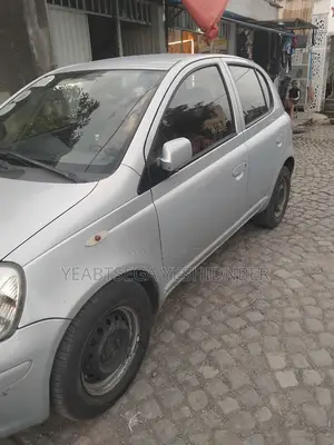 Toyota Vitz 2004 Blue