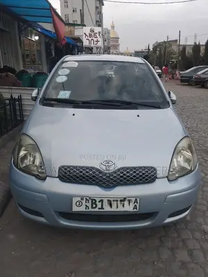 Toyota Vitz 2004 Blue