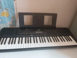 Yamaha Piano/ Keyboard