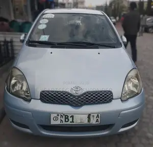 Toyota Vitz 2004 Blue