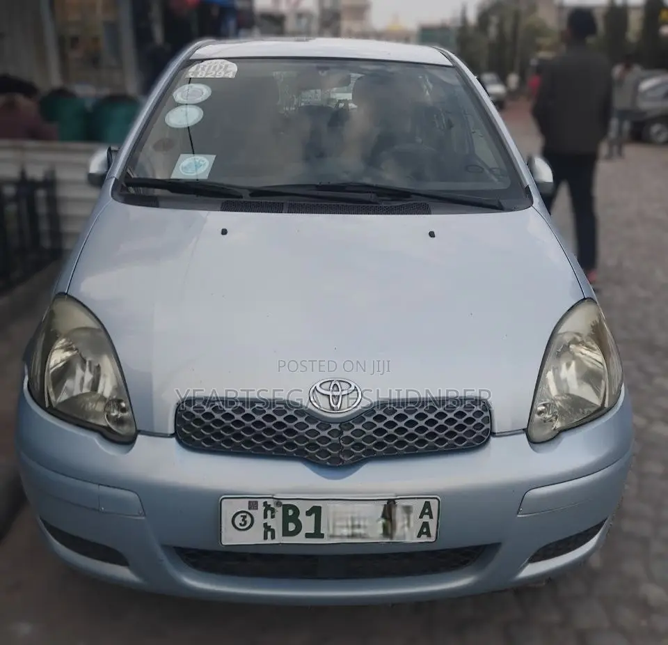 Toyota Vitz 2004 Blue