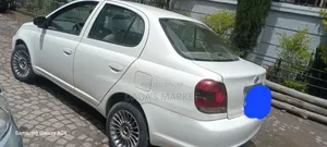 Toyota Platz 2005 White