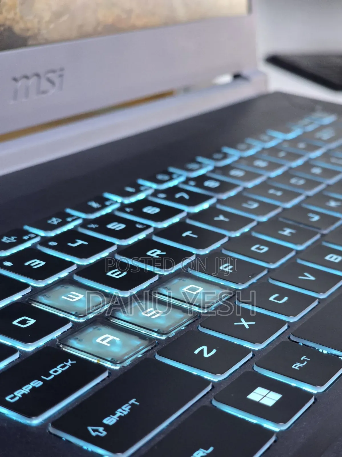 New Laptop MSI 16GB Intel Core i5 SSD 512GB