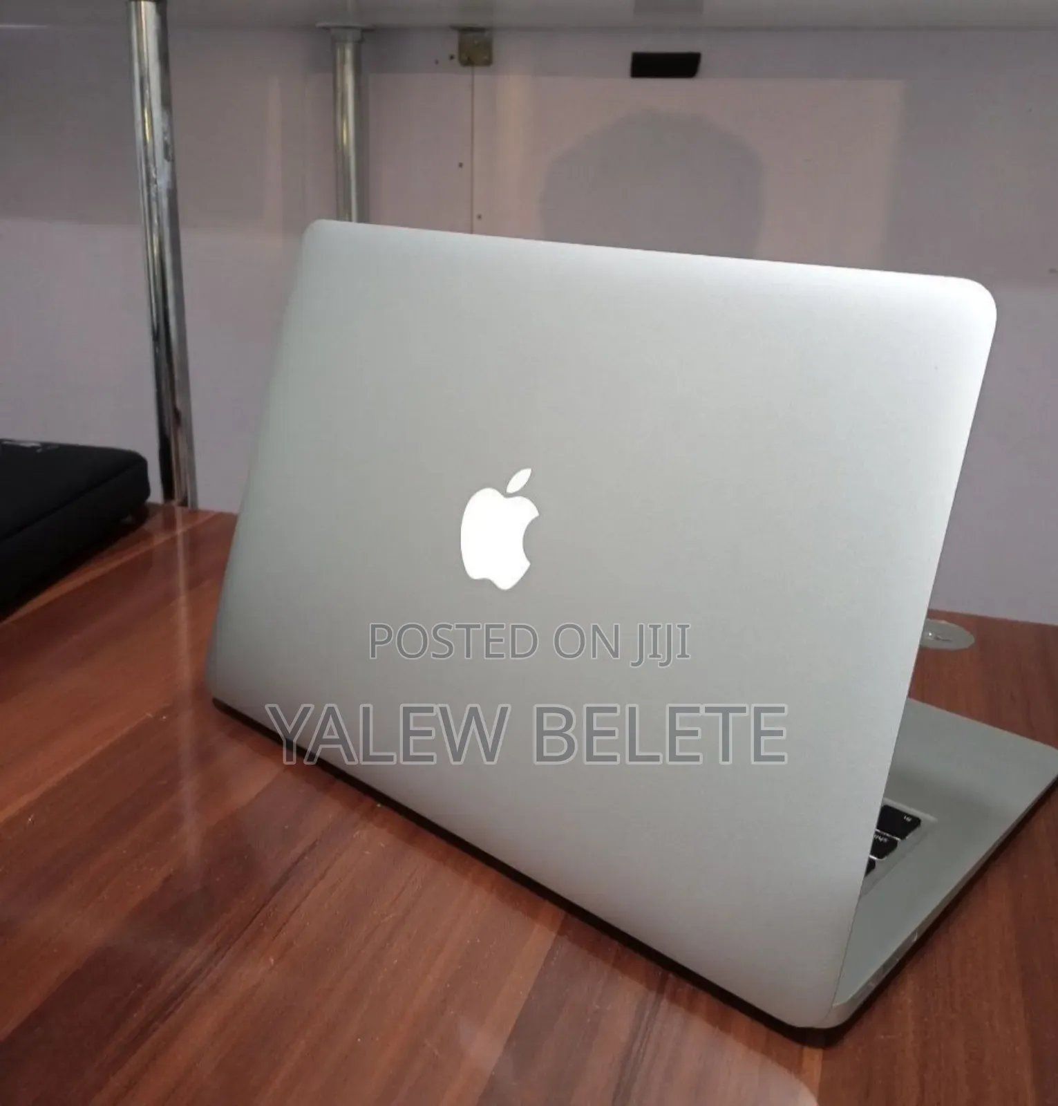 New Laptop Apple MacBook 2015 8GB Intel Core i5 SSD 128GB