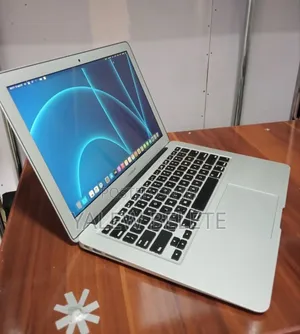 New Laptop Apple MacBook 2015 8GB Intel Core i5 SSD 128GB