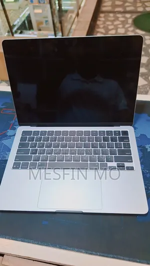 New Laptop Apple MacBook Air 2025 M4 13-inch 16GB Apple M4 SSD 256GB