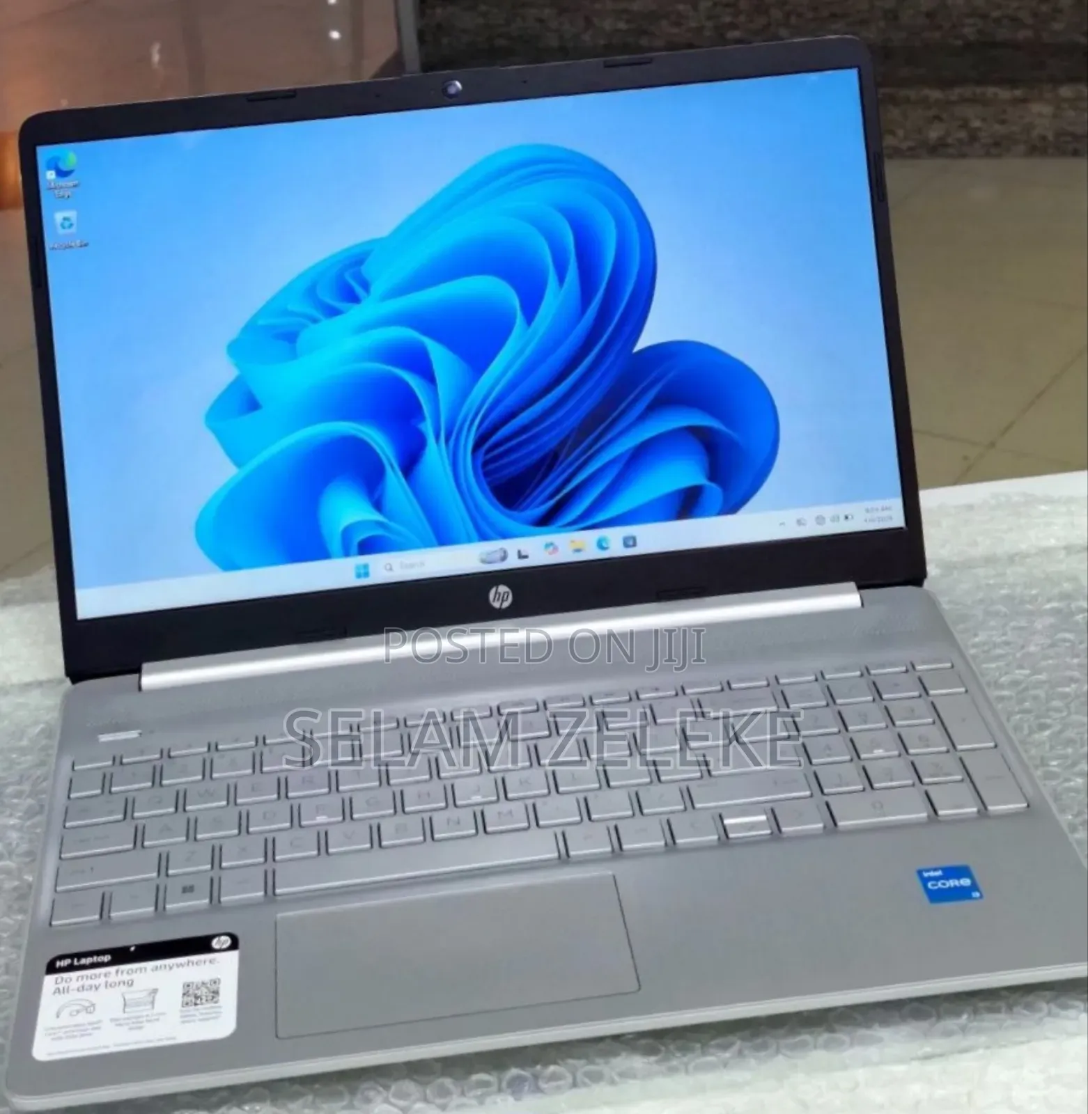 New Laptop HP 8GB Intel Core i3 SSD 256GB