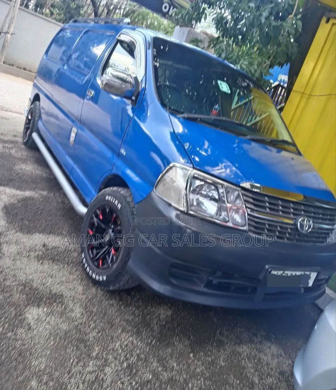 Toyota HiAce 2011 Blue