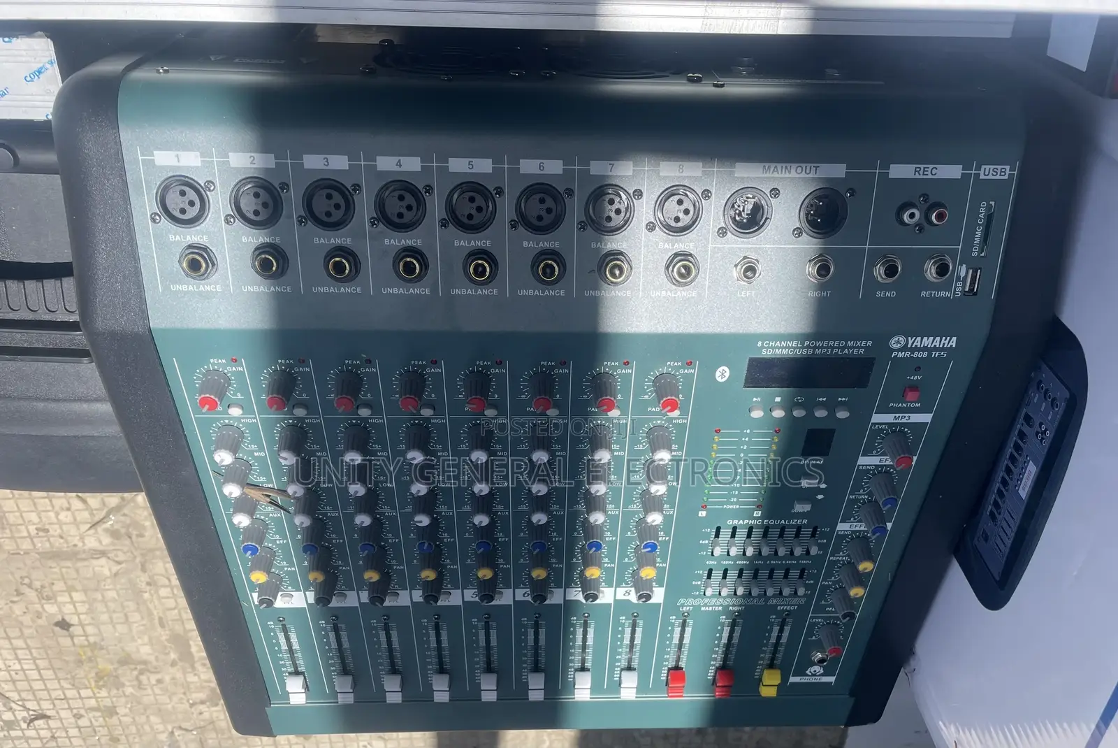 Yamaha 8 Channel Mixer