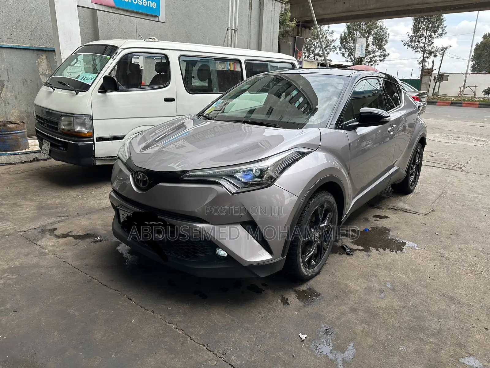 Toyota C-HR XLE FWD 2020 Gray