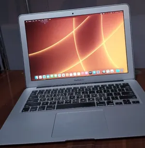 New Laptop Apple MacBook 2015 8GB Intel Core i5 SSD 256GB