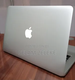 New Laptop Apple MacBook 2015 8GB Intel Core i5 SSD 256GB