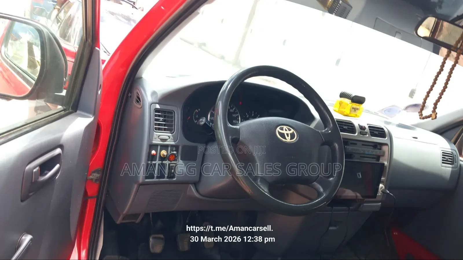 Toyota HiAce 2011 Red