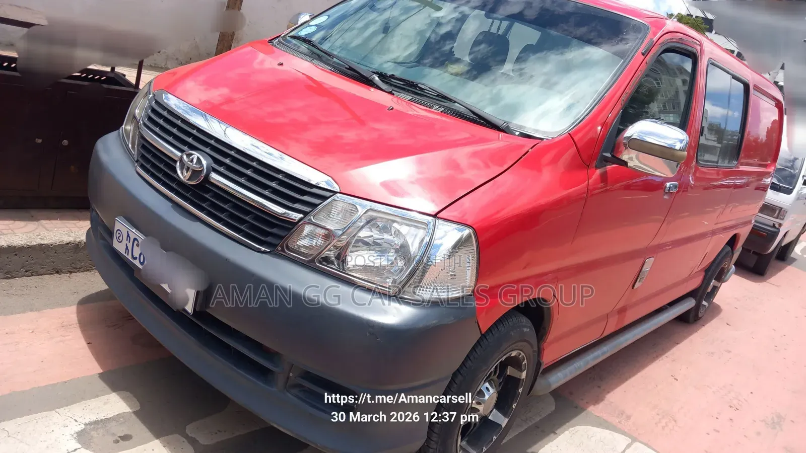 Toyota HiAce 2011 Red