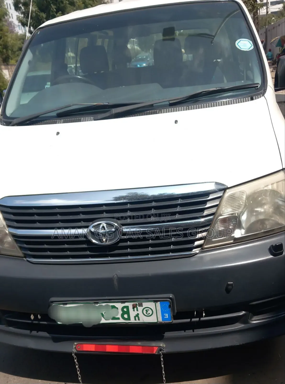 Toyota HiAce 2011 White
