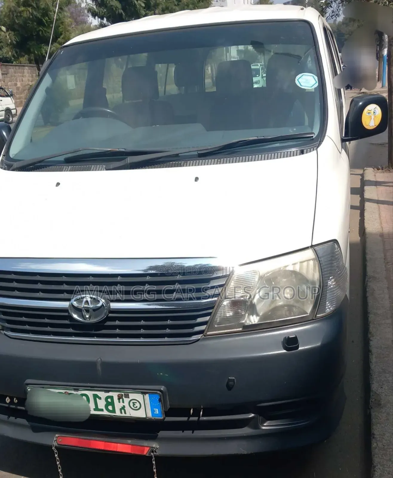 Toyota HiAce 2011 White