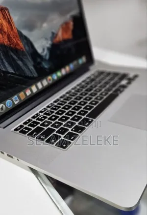 New Laptop Apple MacBook Pro 2019 16GB Intel Core i7 SSD 256GB