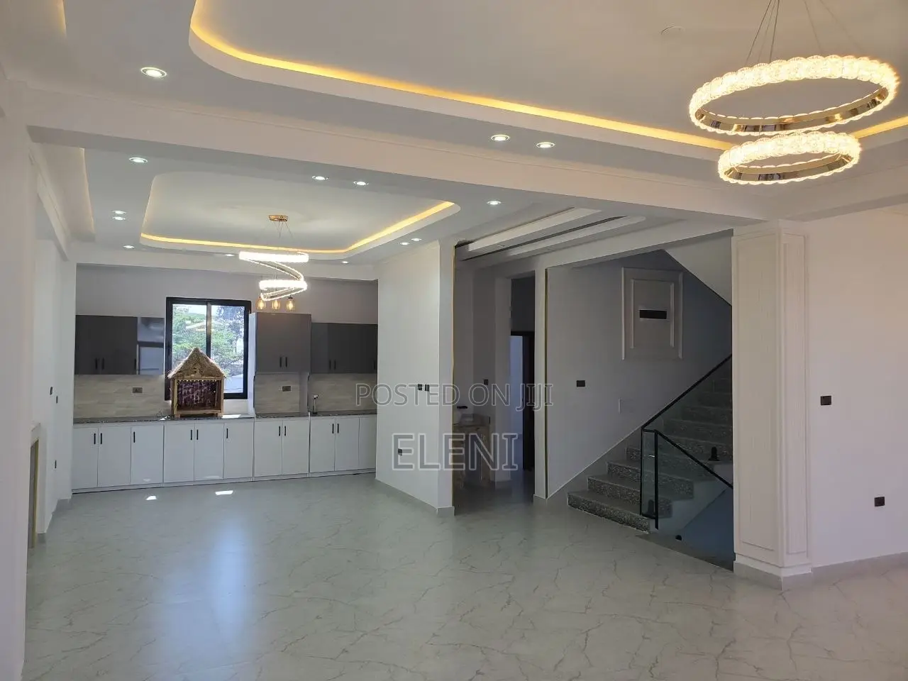 Furnished 11bdrm House in Arada for sale