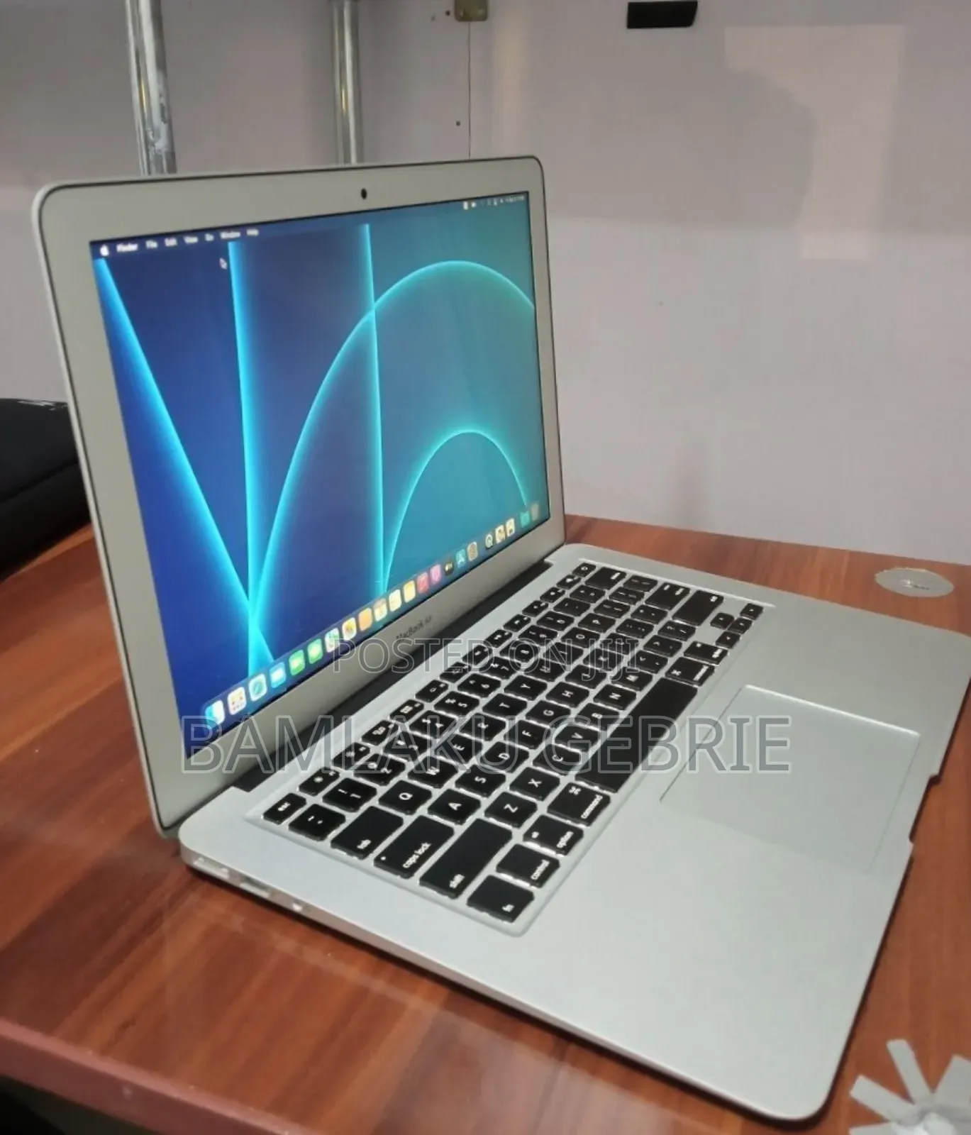 New Laptop Apple MacBook Air 2015 8GB Intel Core i5 SSD 128GB
